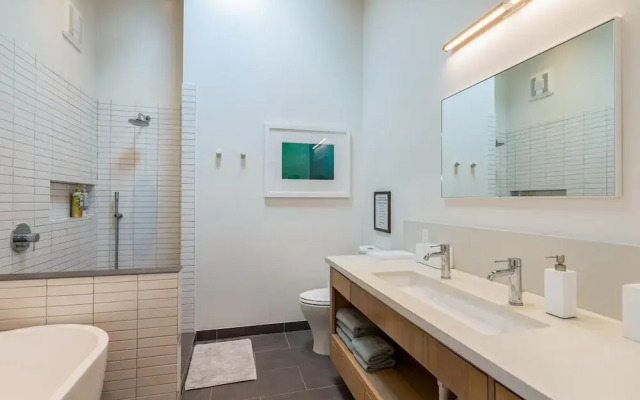 Haena Place 3 Bedroom Home by RedAwning