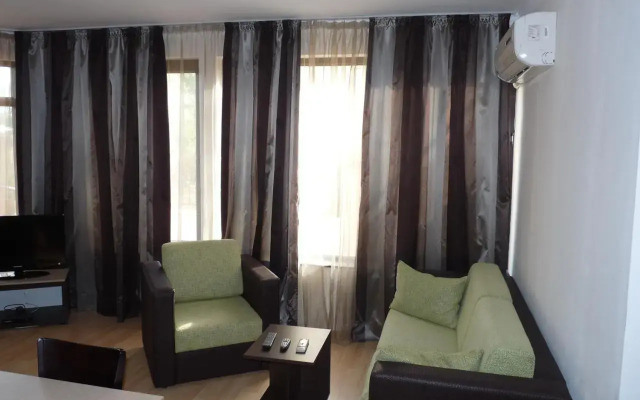 Cosy Studio 9
