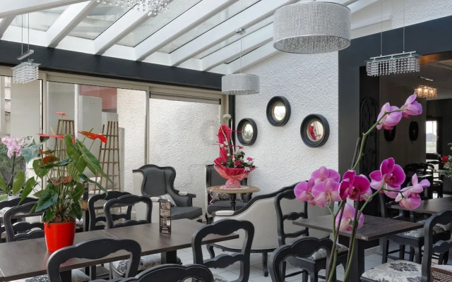 Hotel Le Chantereigne