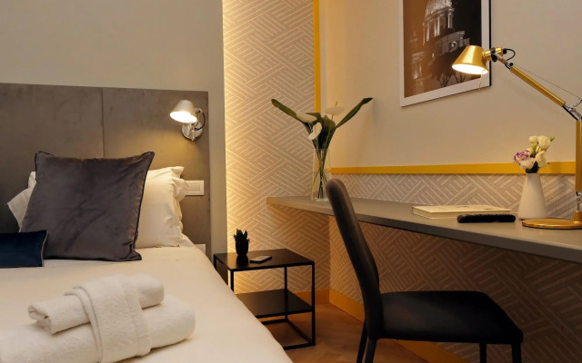 Roma Five Suites