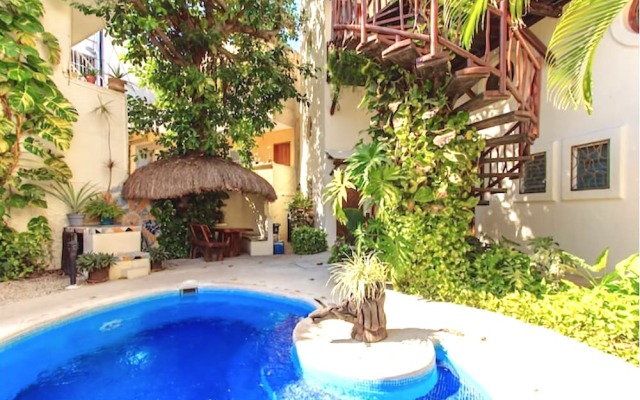 Tropical Downtown Condo