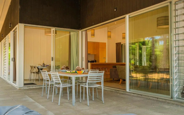 The Golden Hideaway - Matarangi Holiday Home