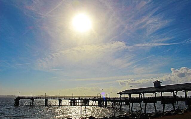 1221 Beachview by Hodnett Cooper