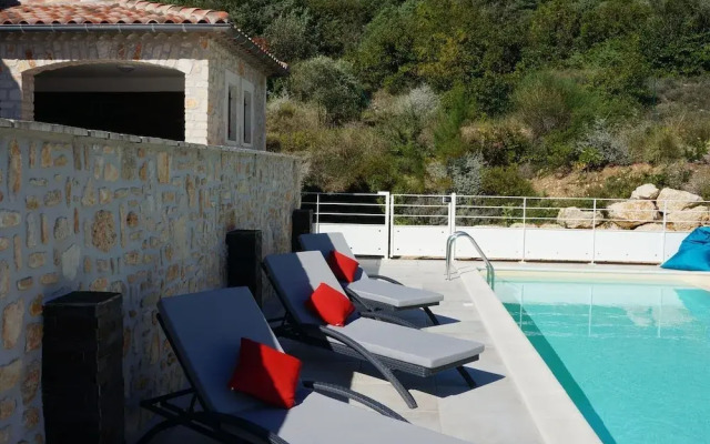 Magnificent Villa in Saint-ambroix With Private Pool