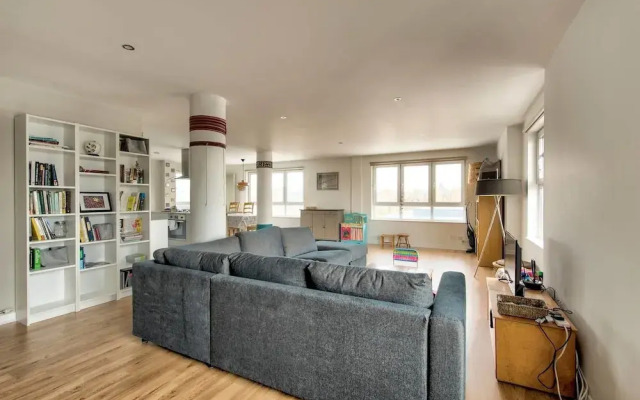 Beautiful 3Bdr Home With Private Roof Terrace