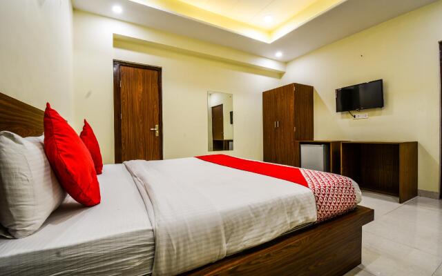 OYO 22204 Hotel Mark Inn