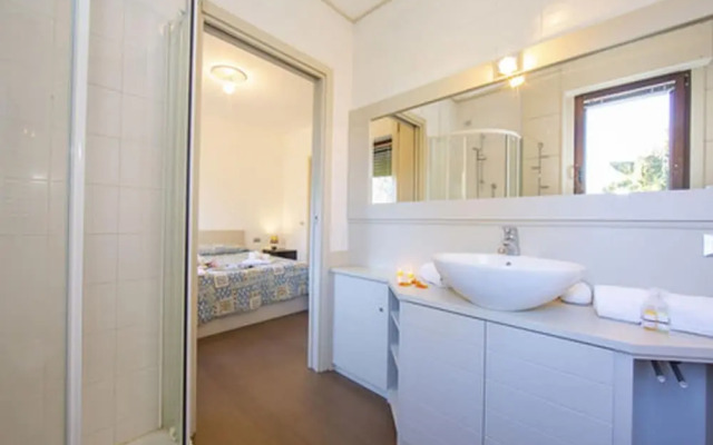 Sole di Meina Pool and Lake View