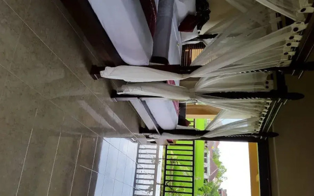 Sri Bungalows