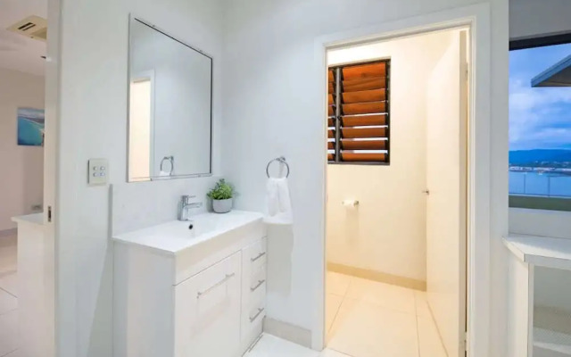 Panorama - Cannonvale