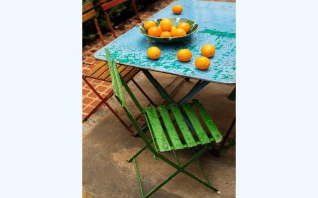 Villa Alfonso, Luxury Villa In Midtown, Parking