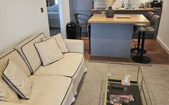 Modern Peaceful Open Plan 1-bed Apartment Rutland