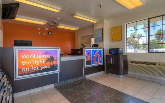 Motel 6 Santa Ana, CA