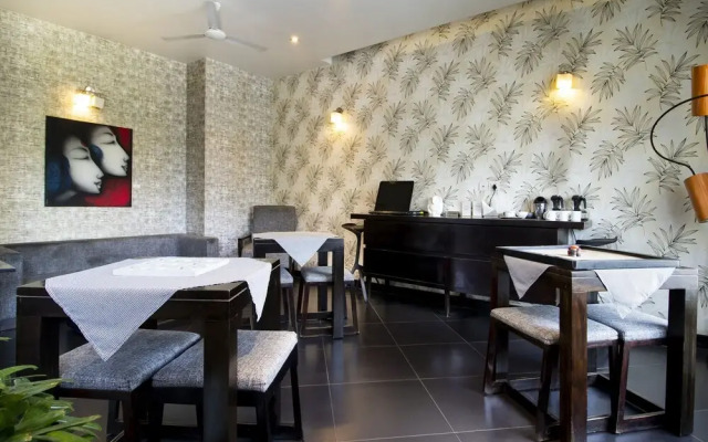 OYO 11166 The Saneer Boutique Hotel