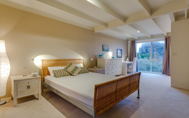 Banksia Back Beach House