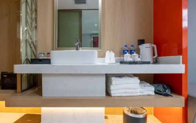 New Travel Golden Valley Hotel