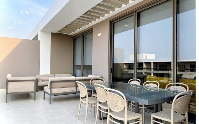 Morros Zoe by Wynwood House