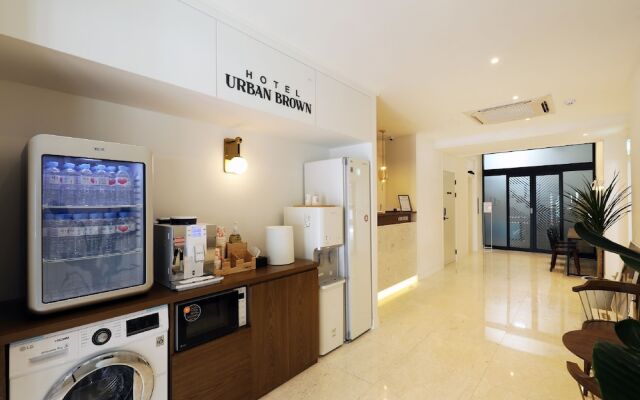 Hotel Urban Brown