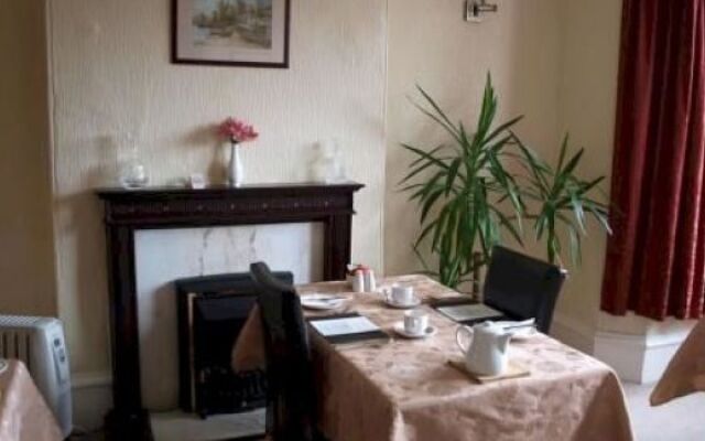Bryn Derwen Guest House