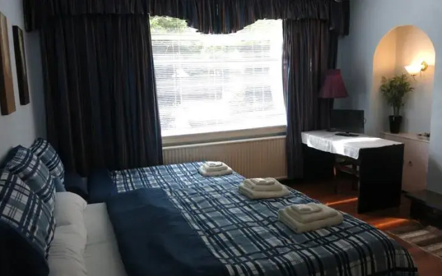 Twenty Five Guest House