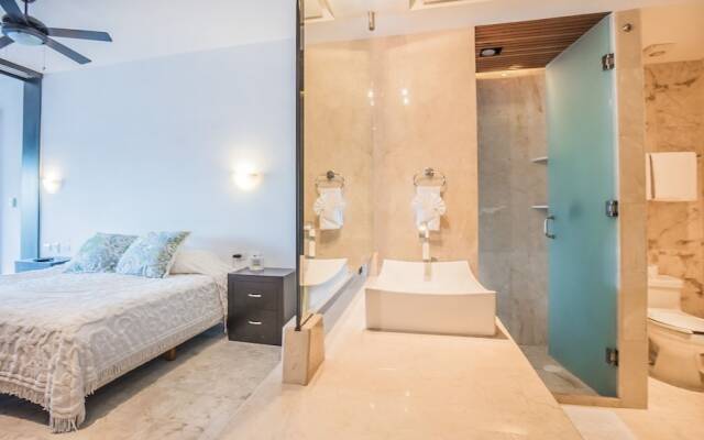 Las Brisas 402 1 Bedroom Condo by RedAwning