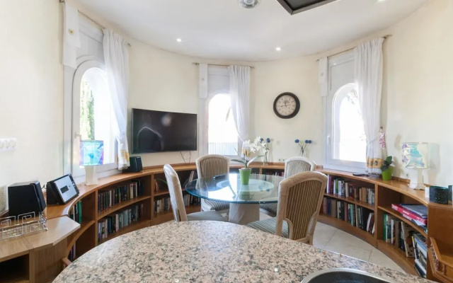 Ravishing Holiday Home near Beach in St. Pere Pescador - фото 2