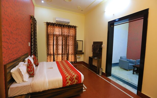 OYO 8681 Hotel Happy Homes