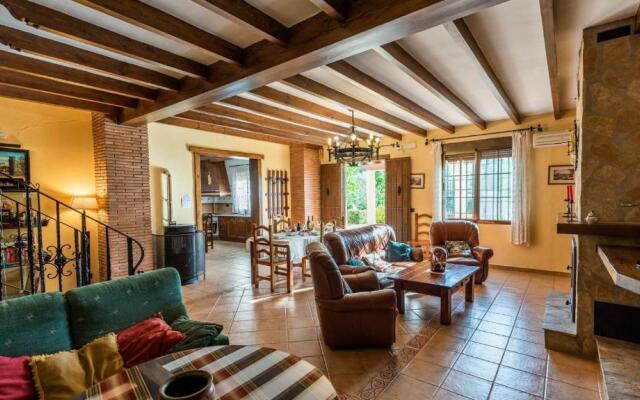 Casa Los Frailecillos Villanueva del Trabuco by Ruralidays