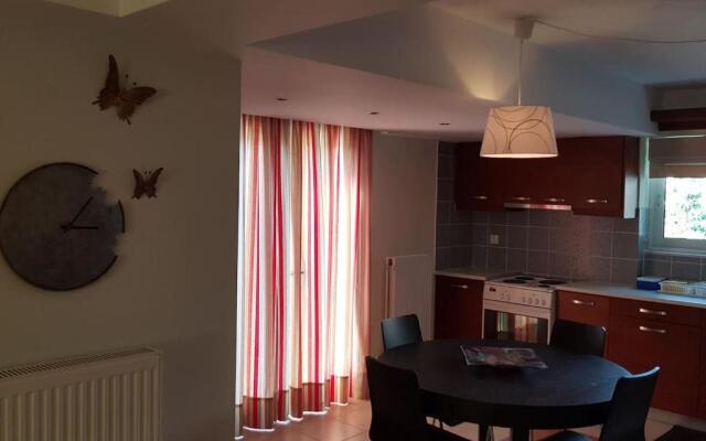 Comfy house with private garden & view, near Kyparissia Castle