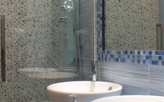 Atmos Luxe Navigli Hostel & Rooms