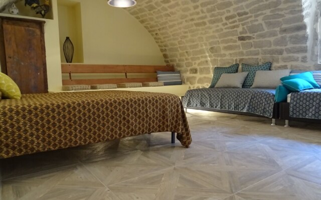 Le Pressoir De La Deveze