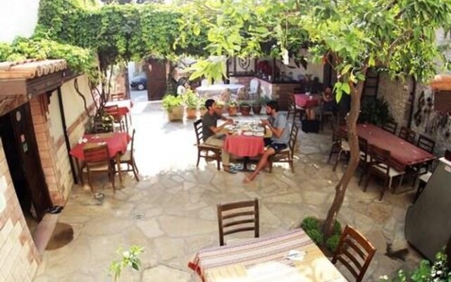 Tuncay Pension