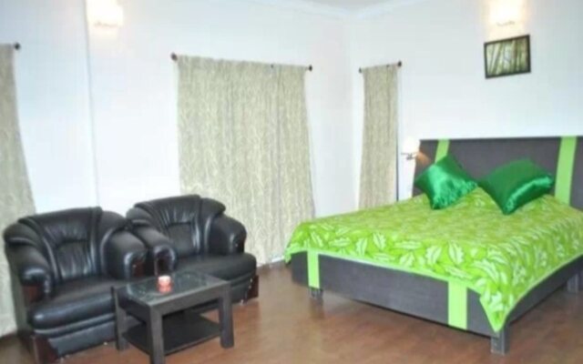 FabHotel Green Forest