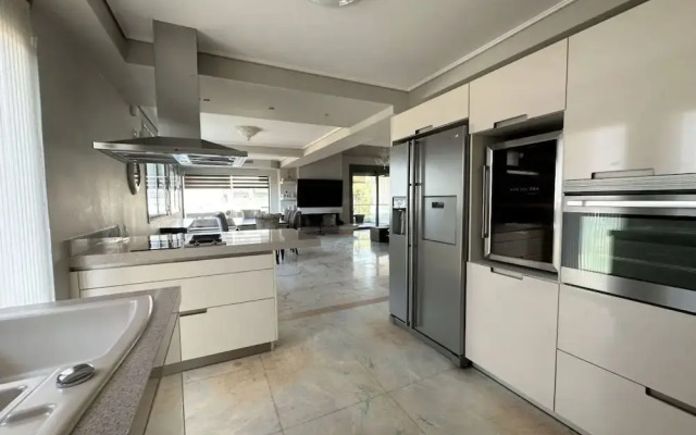 Glyfada 4BDR Penthouse Gia