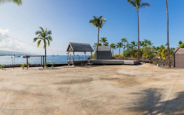 Courtyard by Marriott King Kamehameha's Kona Beach Hotel