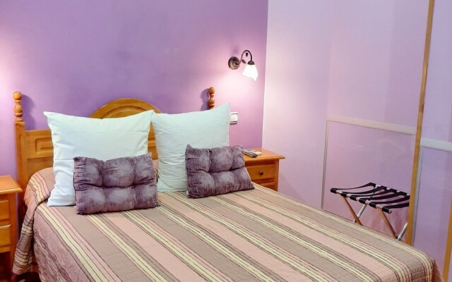 Hostal Las Fuentes - Adults Only