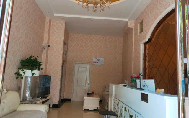 Jinying Express Hotel (Qujing North Railway Station)