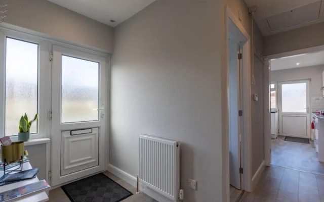 Altham Place-fully Refurbished 2-bath Bungalow