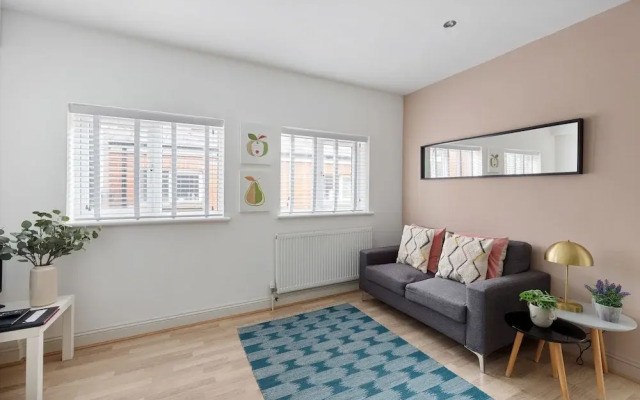 84A Albany Road
