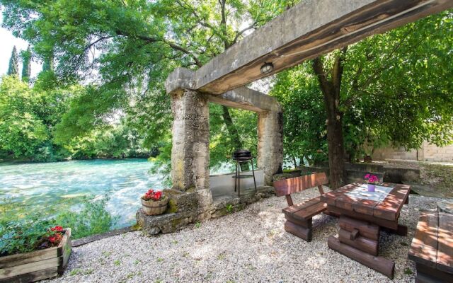 Cottage with Private River Beach