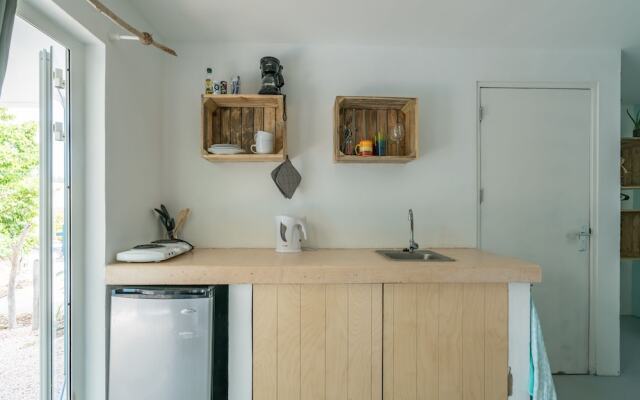 Tropical Breeze Apartments