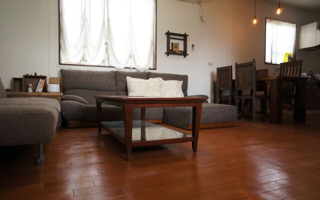 Tiny guest house mametora