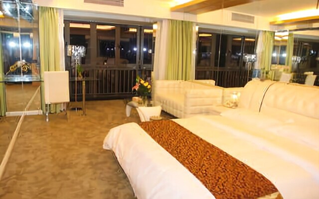 Youth Sunshine Hotel