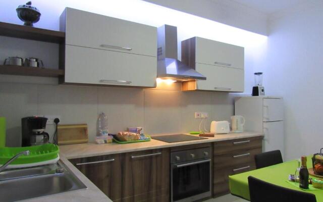 Central Studio Apartment