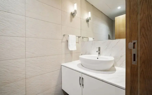 Luxury 2BR Maid Enjoy Stunning Marina View
