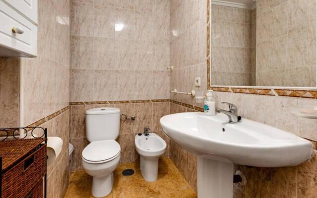 Apartment Ramon Gallud 204