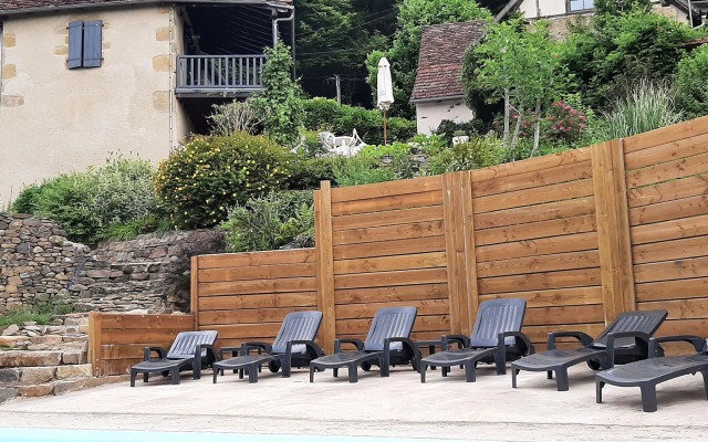 Traditional holiday home in Altillac with private pool