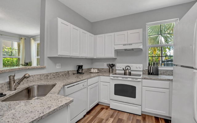 2 Bedroom Vacation Condo (2011)