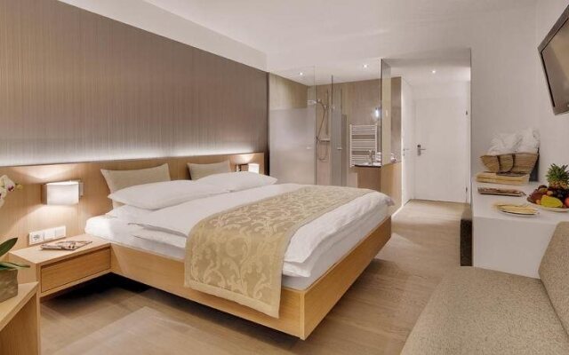 Thermenhotel Stoiser