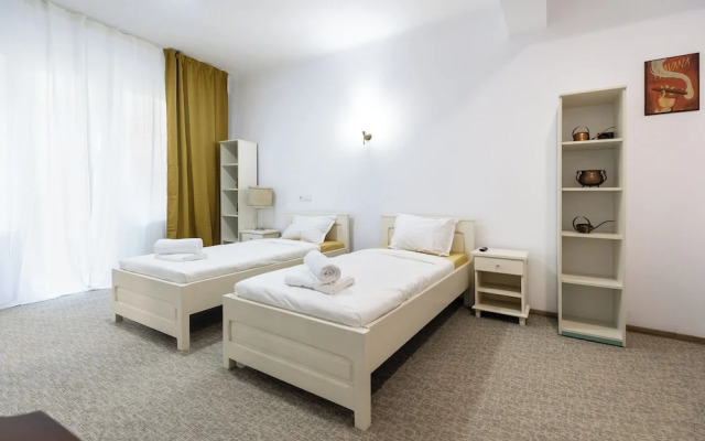 Bucharest Studios Barcelona Room