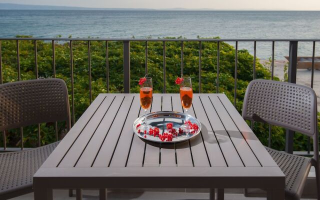 Seaside Luxury Suites